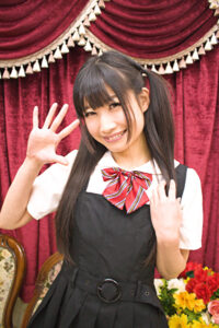 【522923】脱がずに魅せる女たち vol.17 灯月いつか