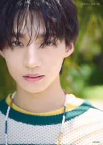 【b000ehftx98852】志賀李玖1st写真集 遊色